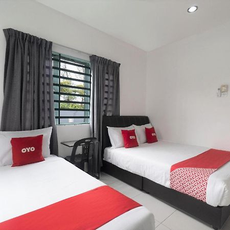 Oyo 91089 Motel Fasa 2B Seri Manjung Dış mekan fotoğraf