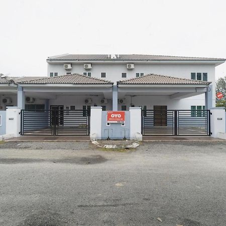 Oyo 91089 Motel Fasa 2B Seri Manjung Dış mekan fotoğraf