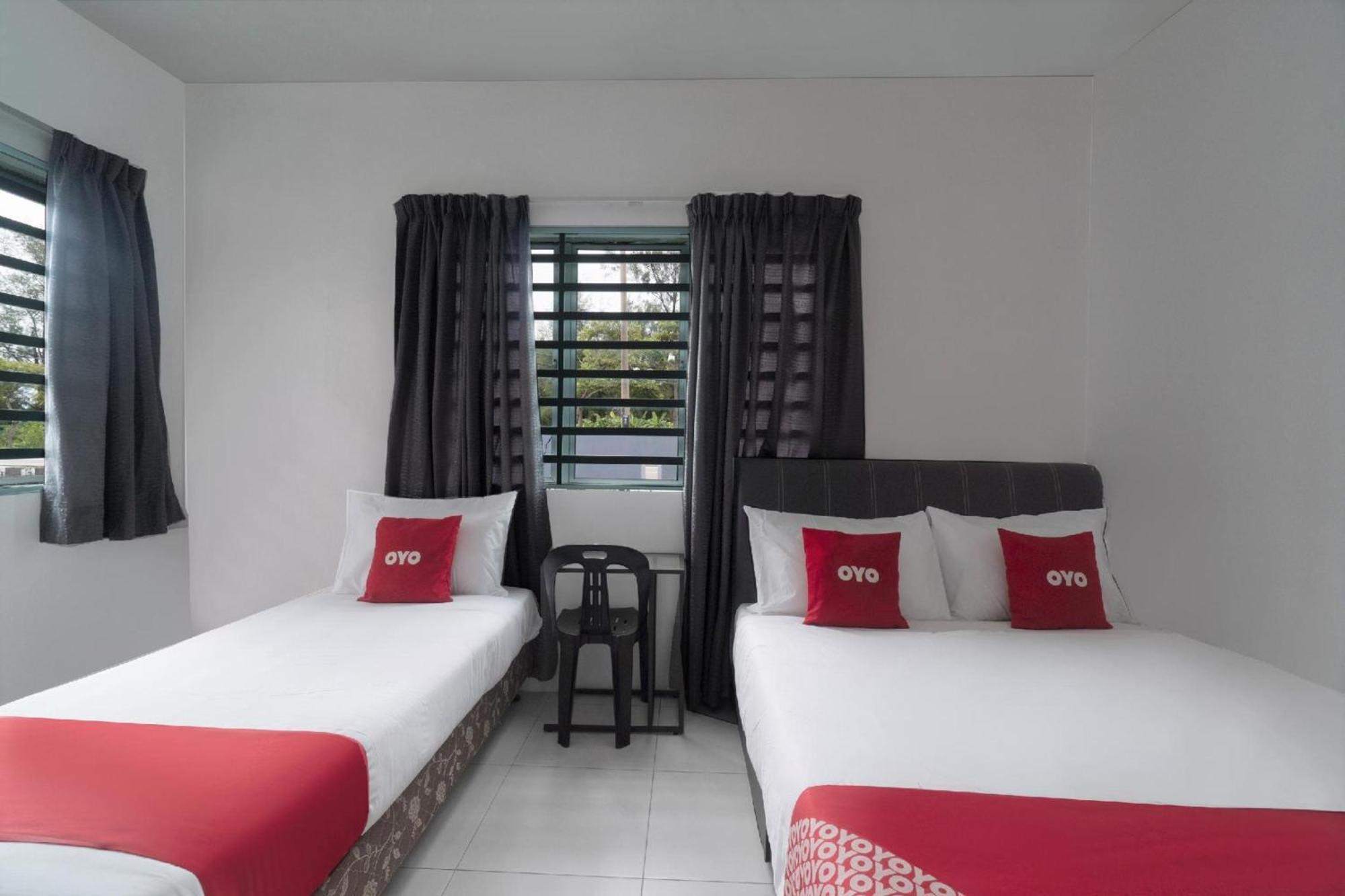 Oyo 91089 Motel Fasa 2B Seri Manjung Dış mekan fotoğraf
