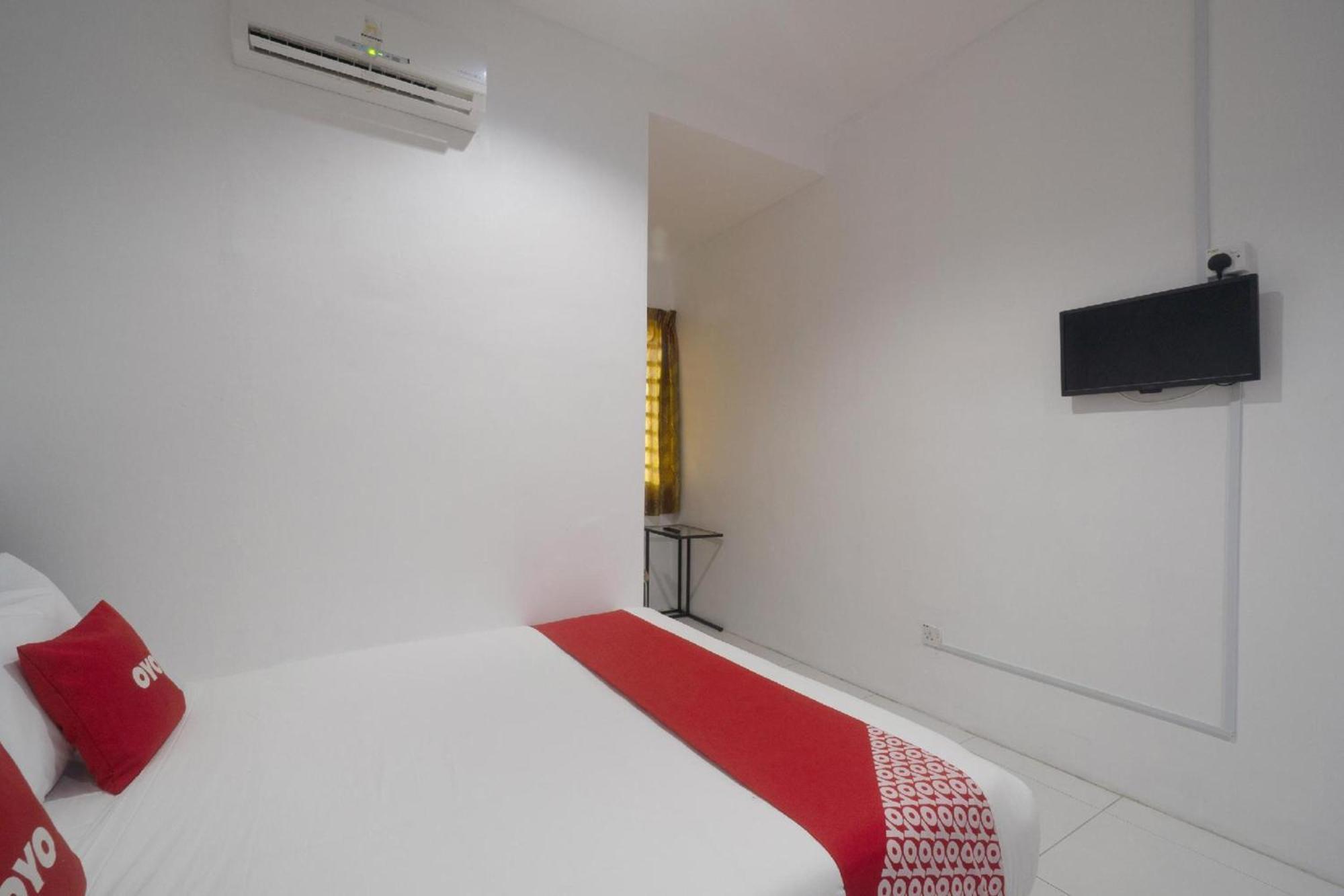Oyo 91089 Motel Fasa 2B Seri Manjung Dış mekan fotoğraf