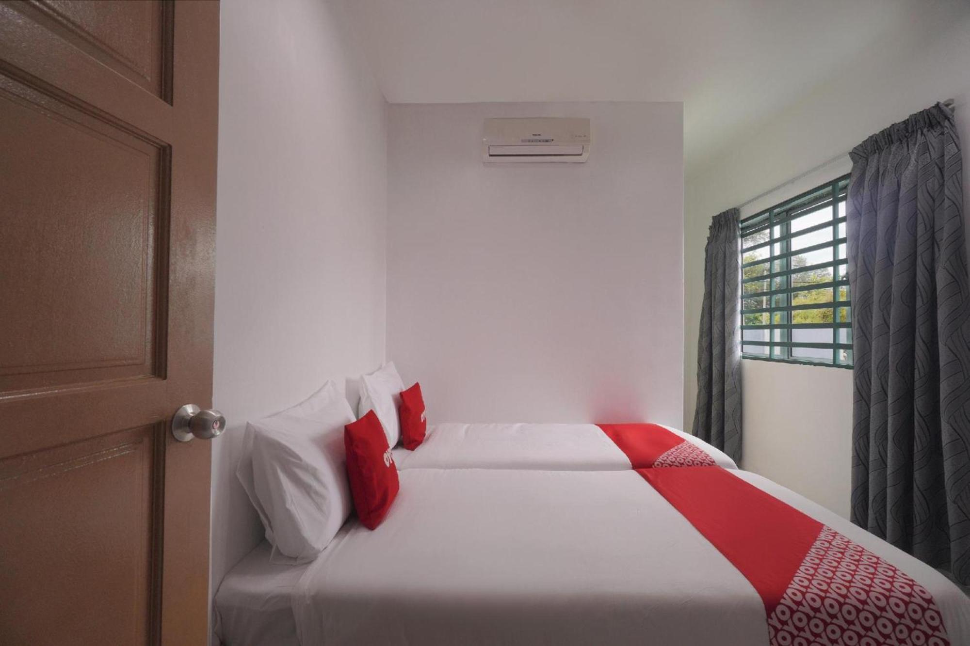 Oyo 91089 Motel Fasa 2B Seri Manjung Dış mekan fotoğraf