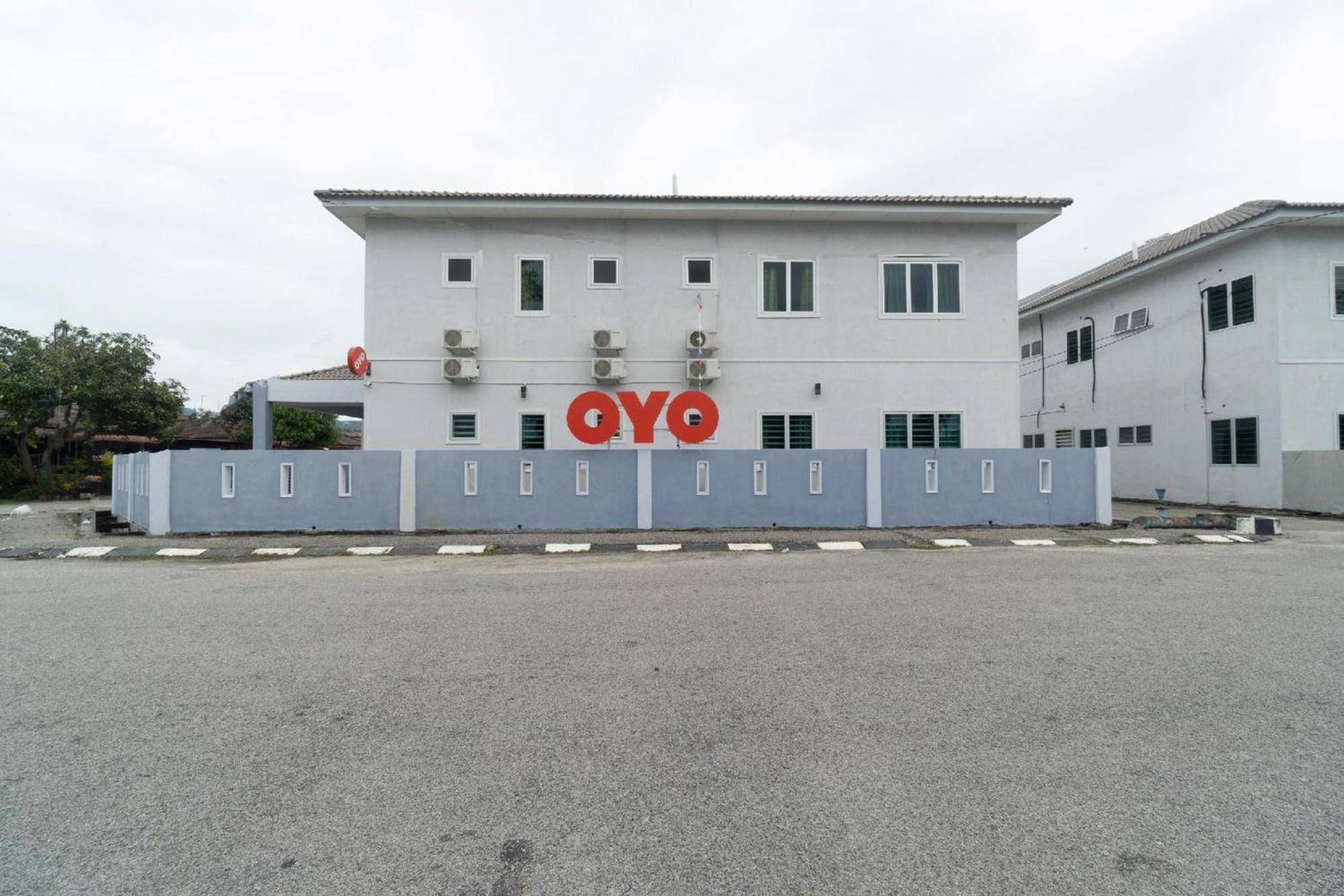 Oyo 91089 Motel Fasa 2B Seri Manjung Dış mekan fotoğraf