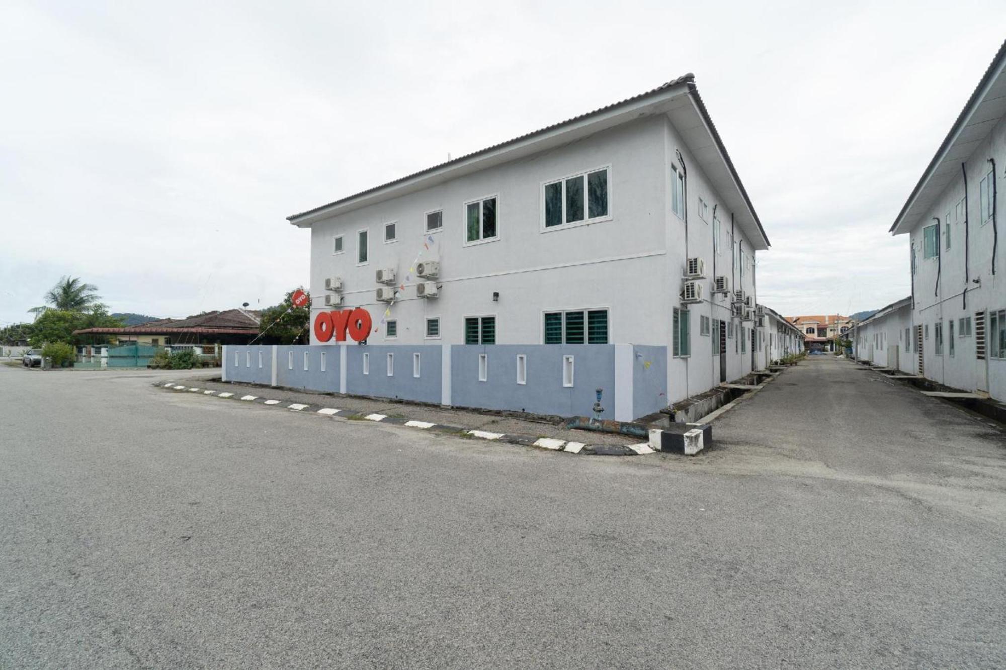 Oyo 91089 Motel Fasa 2B Seri Manjung Dış mekan fotoğraf