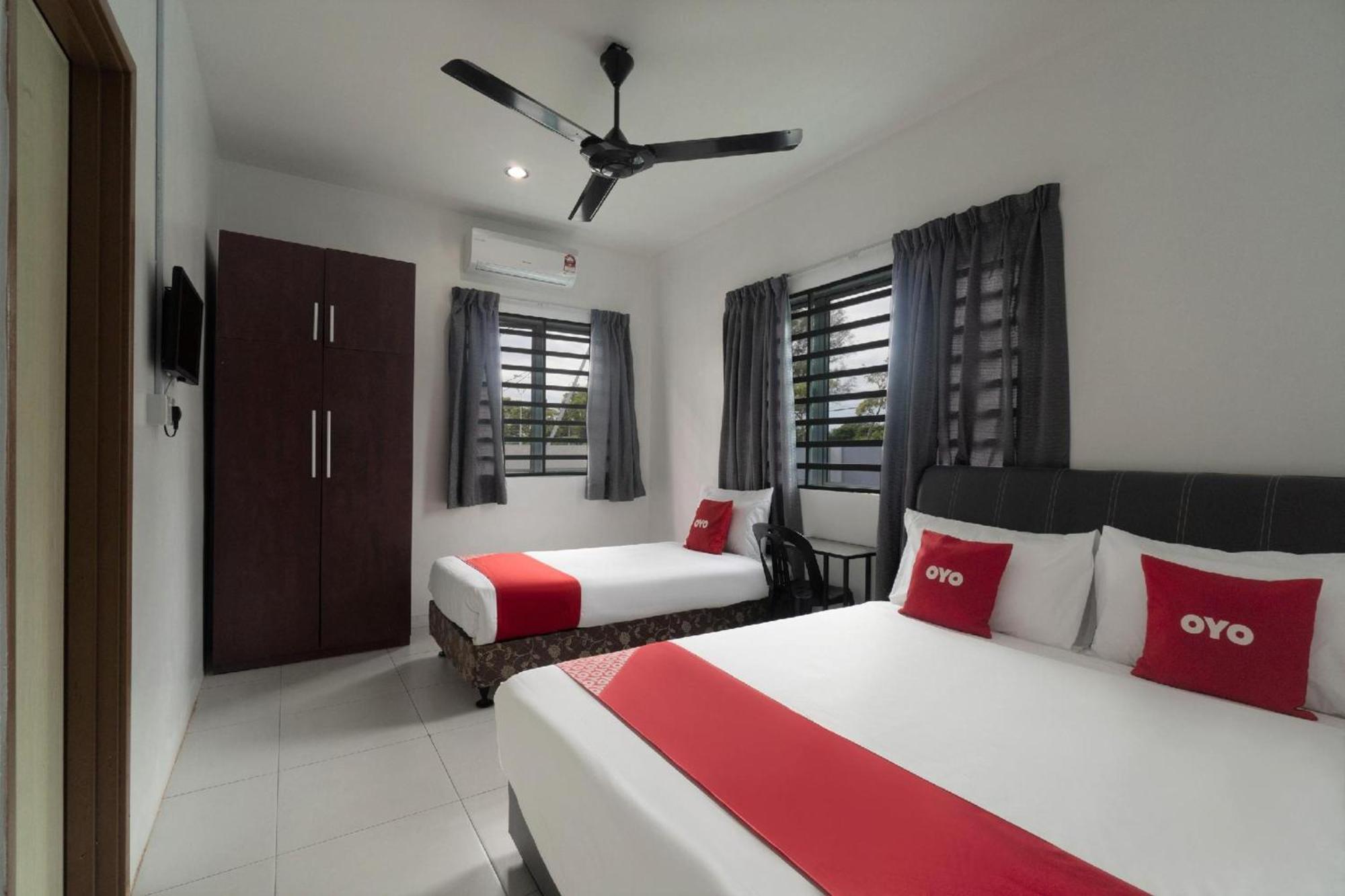 Oyo 91089 Motel Fasa 2B Seri Manjung Dış mekan fotoğraf