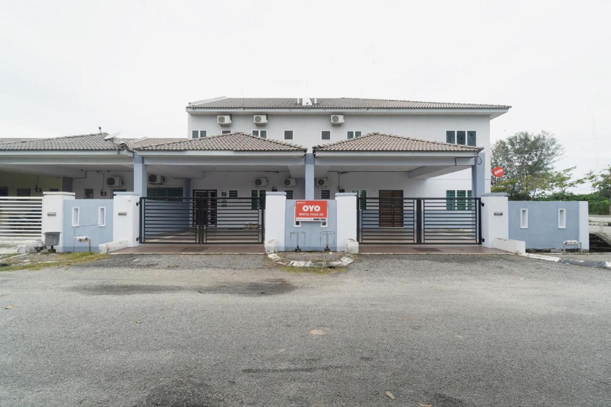 Oyo 91089 Motel Fasa 2B Seri Manjung Dış mekan fotoğraf